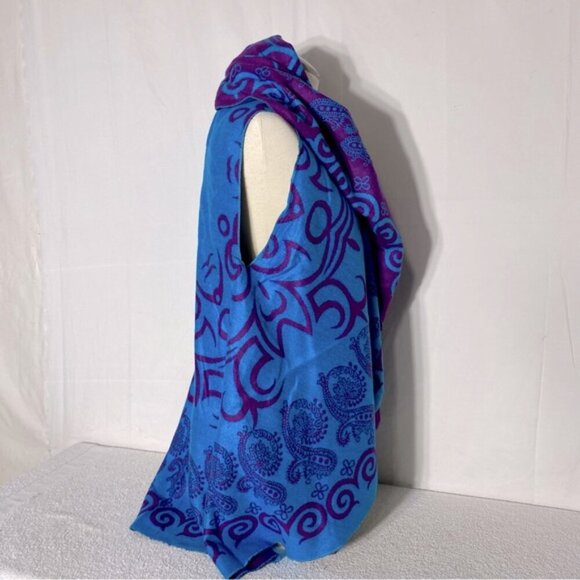 La Cera Blue Purple Swirl Patterned Reversible Shawl Poncho - Picture 5 of 16
